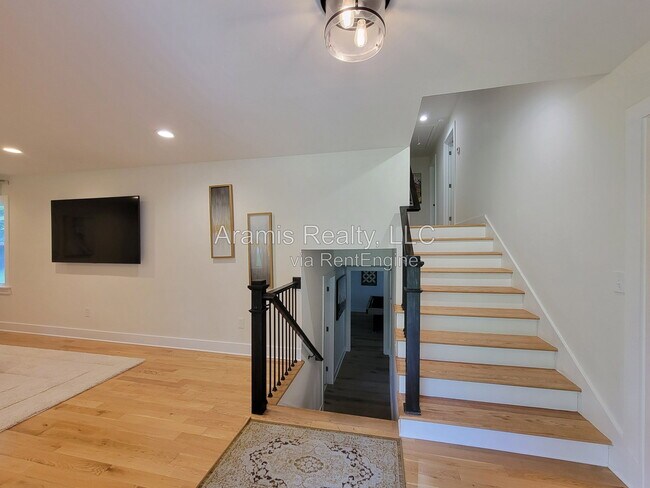 Building Photo - 2376 Spring Creek Rd