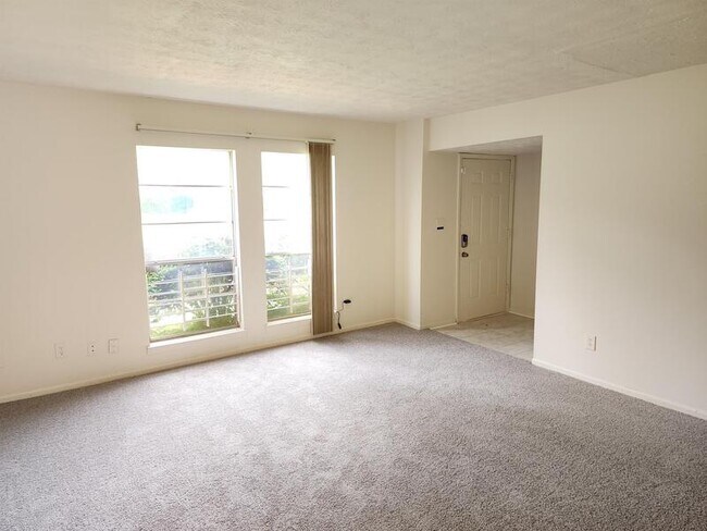 Foto del edificio - 3250 Strawberry Ln