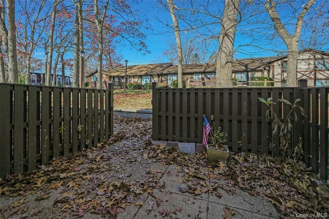 Foto del edificio - 174 Sagamore Hills Dr