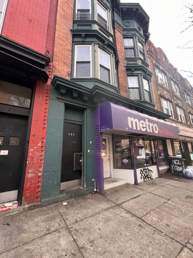 Building Photo - 182 Ocean Ave