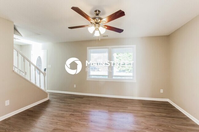 Foto del edificio - 4 Bedroom Pet-Friendly Home in Charlotte, NC with Main Street Renewal