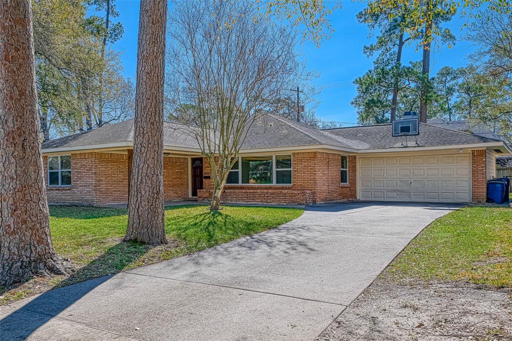 Foto principal - 8317 Merlin Dr