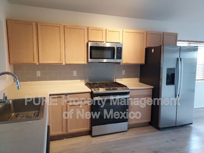 Foto del edificio - 5908 Taurus Ave NW
