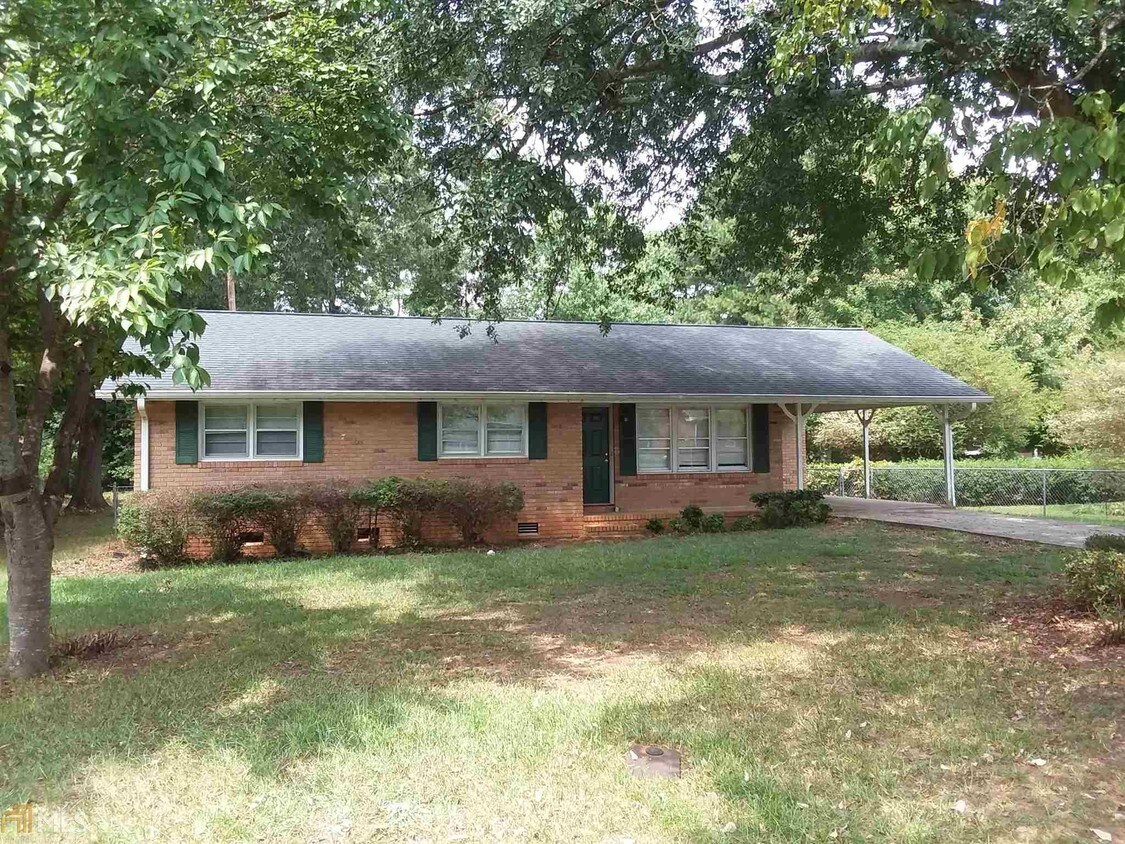 300 Nancy St, Winder, GA 30680 House for Rent in Winder, GA