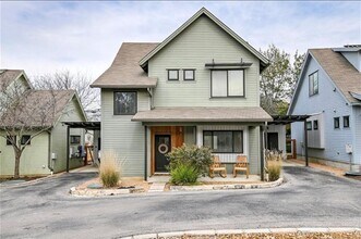 Building Photo - 3505 Villa Ct