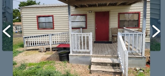 Building Photo - 515 W Main St