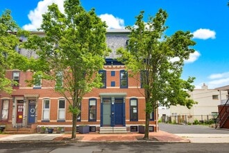 Building Photo - 107 Calder St