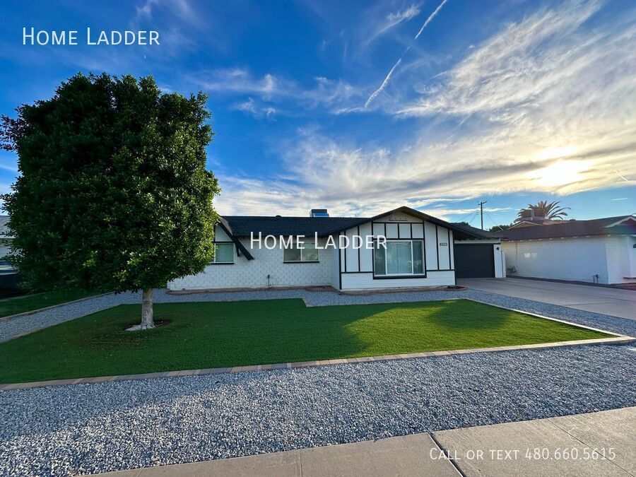 Foto del edificio - 8323 E Sells Dr