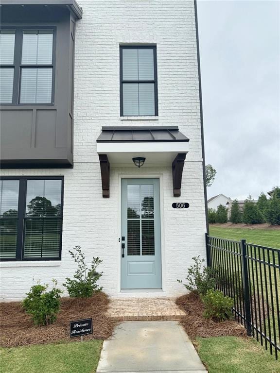 Building Photo - 506 Healy Dr