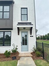Building Photo - 506 Healy Dr