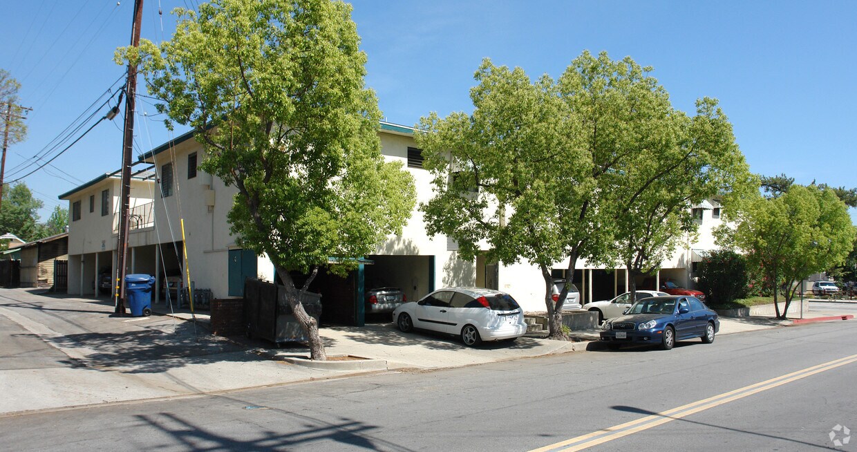 Foto del edificio - Capri Apartments
