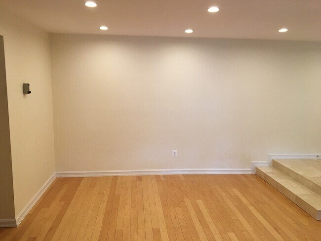 Foto del edificio - 11248 Chestnut Grove Square