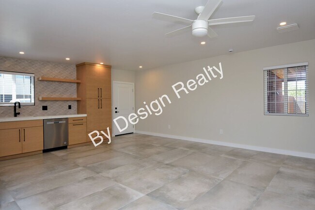 Building Photo - 3 Bed 3 Bath - Built in 2024 - 1/2 Mile to...
