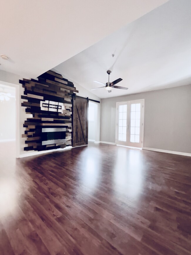 Building Photo - 9308 Walden Park Dr