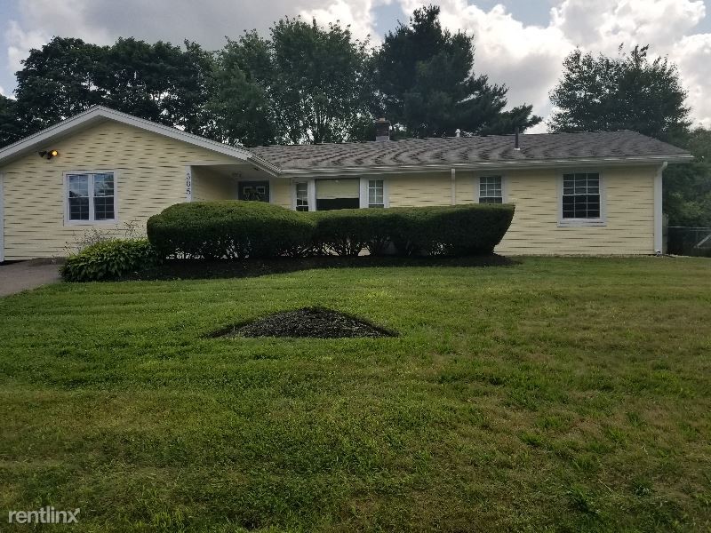 Primary Photo - 5 br, 1 bath House - 305 Jon Dr