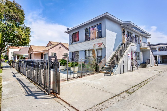 Building Photo - 550 W 41st Dr