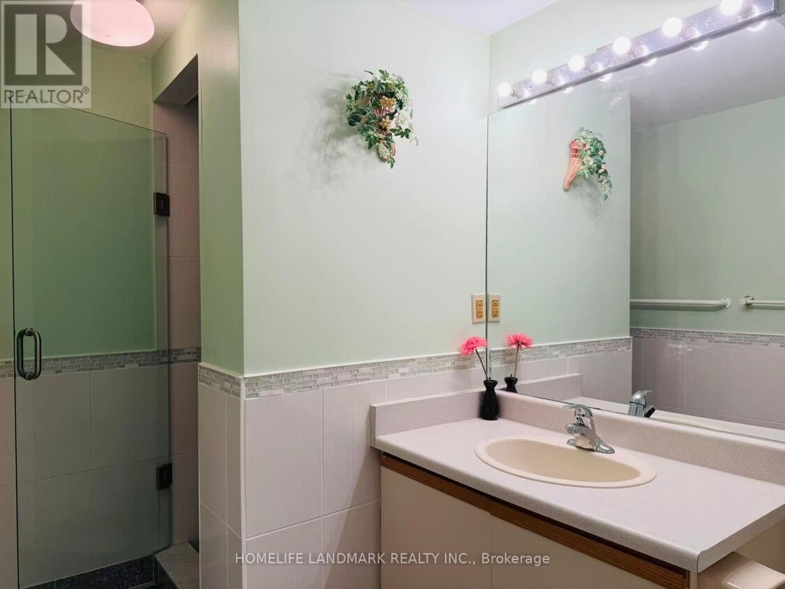 Building Photo - 325 Wilfred Ave