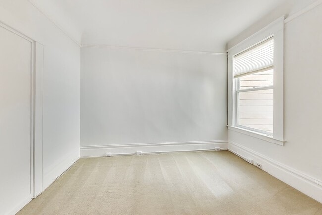 Building Photo - Rare Telegraph Hill Rental – Spacious 3BD/...