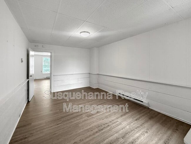 Building Photo - 344 N Mulberry St