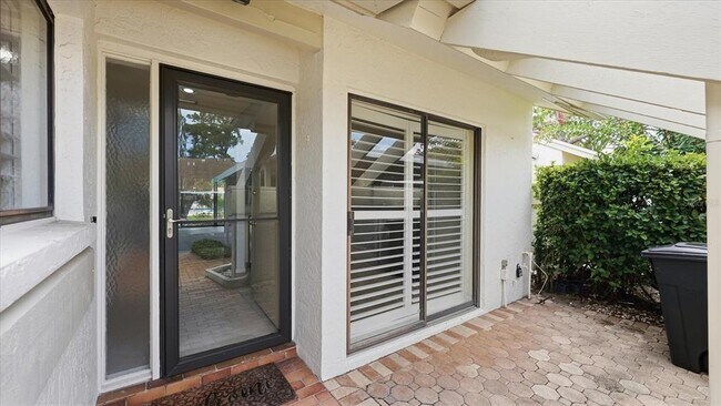 Foto del edificio - 5350 Myrtle Wood