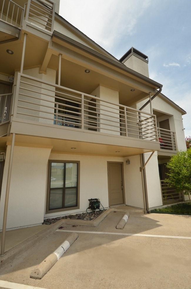 Building Photo - 8180 Apartments