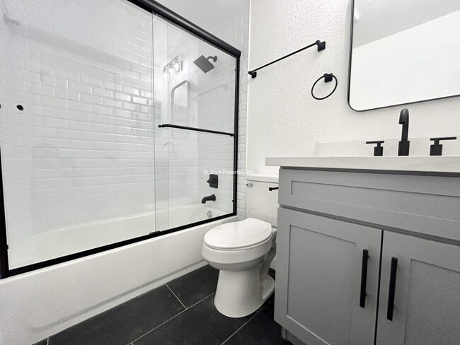 Foto del edificio - 3414 Woodside Dr