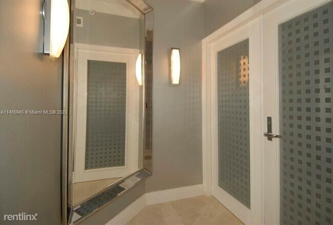 Foto del edificio - 3 br, 2.5 bath Condo - 6051 N Ocean Dr Apt...