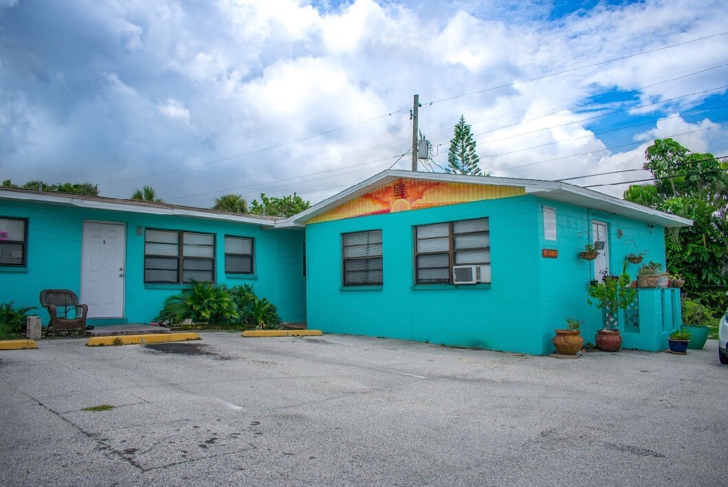 Primary Photo - 402 S Orlando Ave