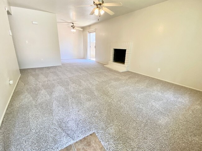 Foto del edificio - 3 Bedroom 2 Bathroom in Scottsdale