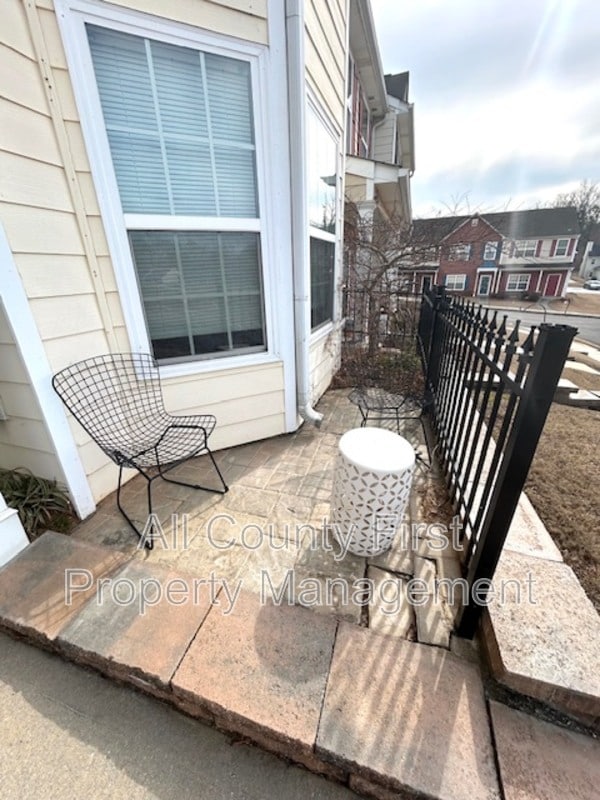 Building Photo - 4564 Parkview Square