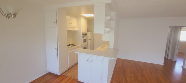 Building Photo - 458 Hayworth Ave