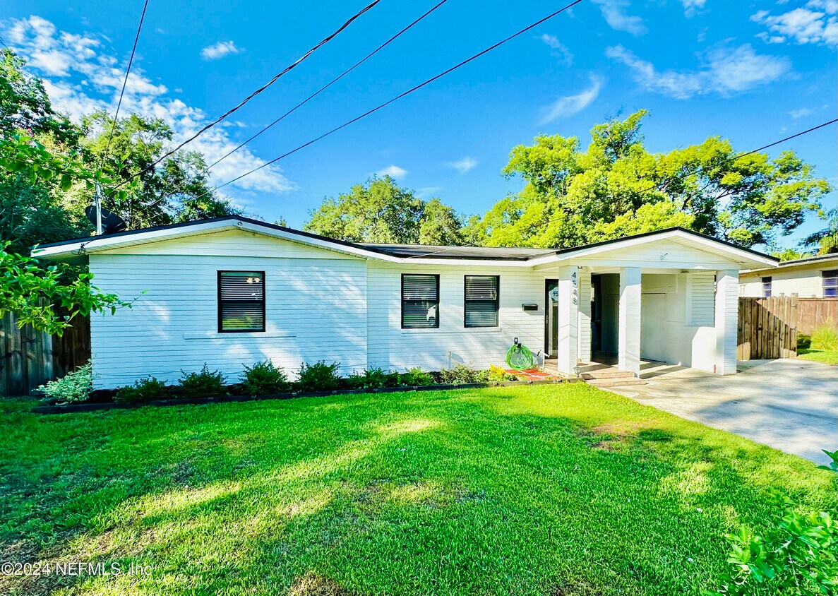 Foto principal - 4548 Milstead Rd