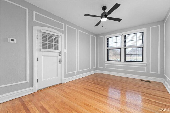 Foto del edificio - 6218 Northwood Ave