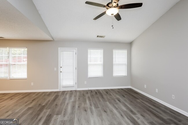 Building Photo - 638 Red Fox Ln