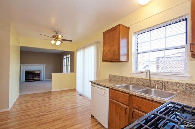 Building Photo - 8185 S Huron River Dr