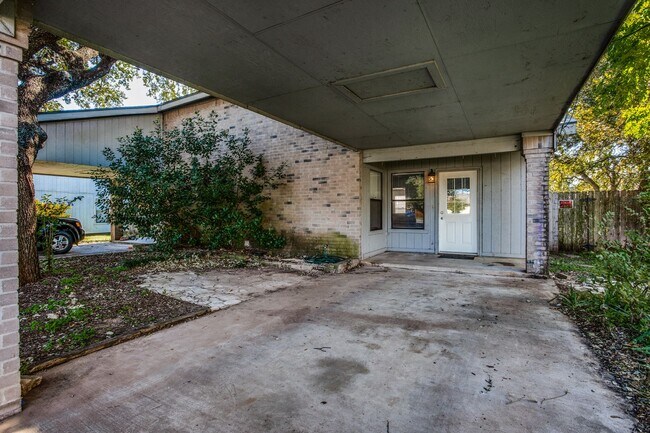 Building Photo - 106 Verna Spur