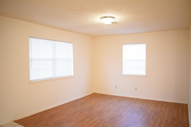 Building Photo - 222 Polk Ave