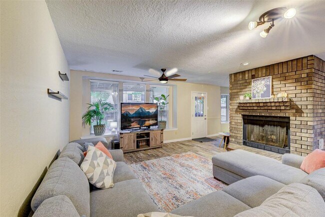 Building Photo - 3335 Oak Branch Ln