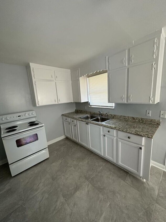 1761 Grunthal St Unit 1763, Jacksonville, FL 32209 Room for Rent in