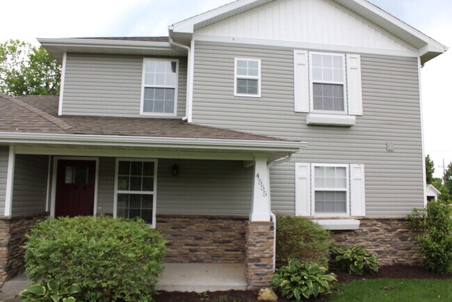 Foto del edificio - Gorgeous 4 Bed, 2 Bath Home in South Centr...
