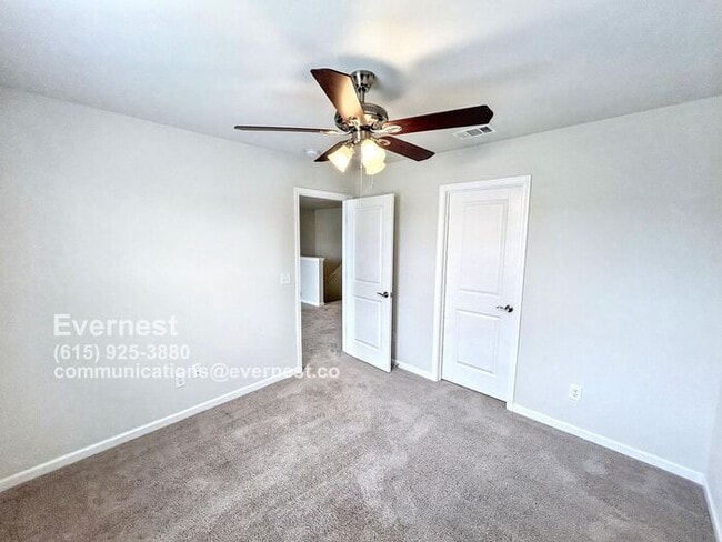 Building Photo - Spacious and Beautiful 5-Bedroom Home / Av...
