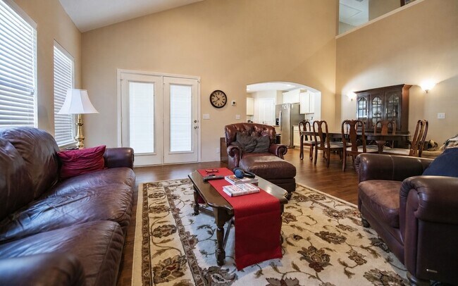 Building Photo - 4414 Sunday Silence Way