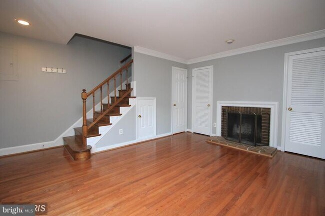 Foto del edificio - 1229 Michigan Ct