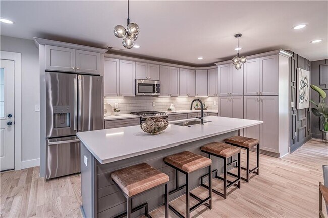 Foto del edificio - 605 Blake Ave SE