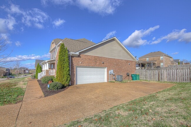 Building Photo - 2298 Dewey Dr