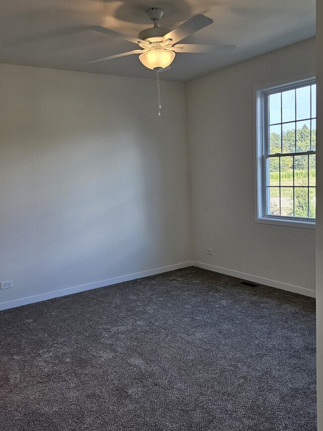 Foto del edificio - 56 Olympus Dr