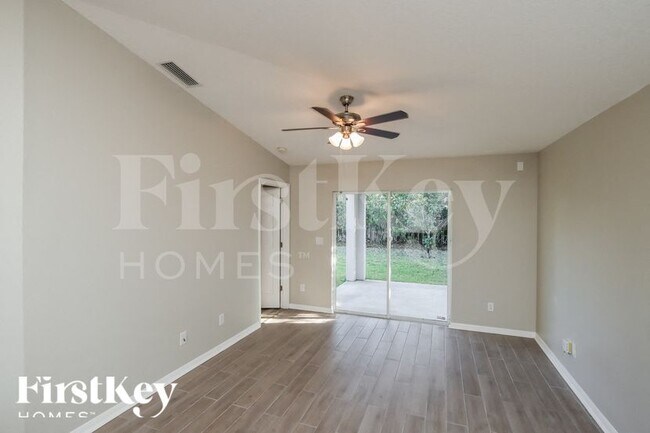 Building Photo - 530 Melanie Cir