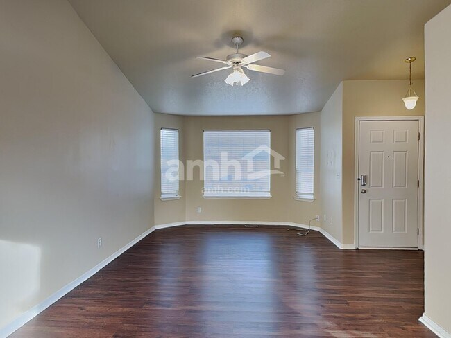 Building Photo - 1914 Cambridge St