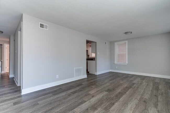 Building Photo - 5590 Pershing Ave