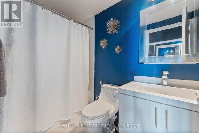 Photo du bâtiment - 604-2240-2240 Lake Shore Blvd W